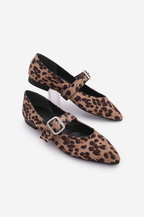 Marjin Marjin Women's Pointed Toe Buckled Ballerina Tape Leopard