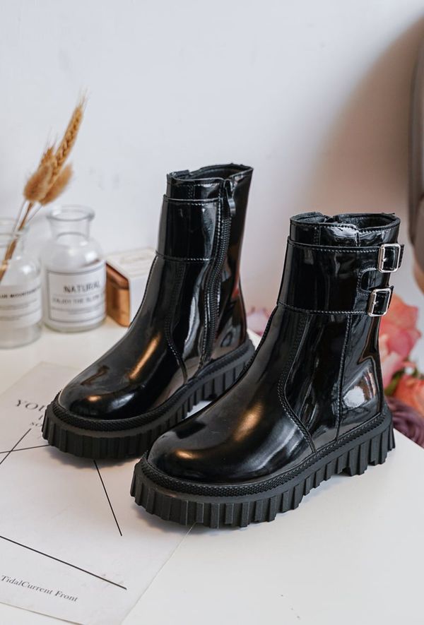 marka niezdefiniowana marka niezdefiniowana Children's Glossy Boots with Buckles Black Chloraia