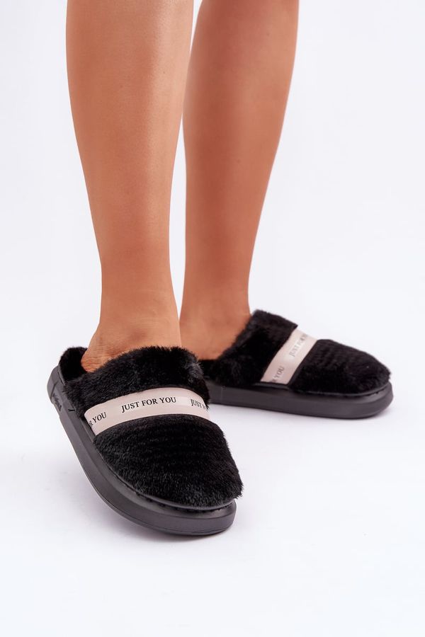 marka niezdefiniowana marka niezdefiniowana Furry Slippers With Decorative Strap Black Savalithea