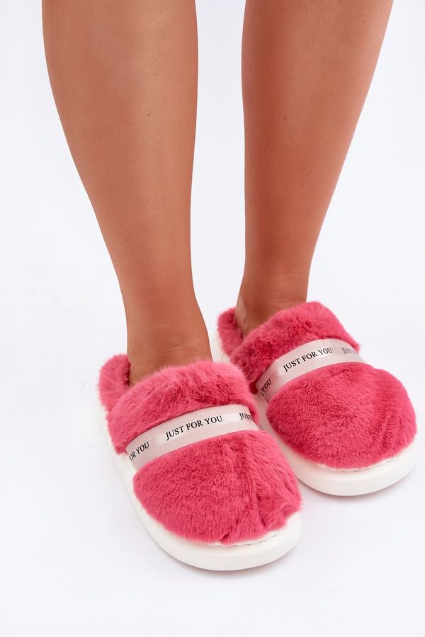 marka niezdefiniowana marka niezdefiniowana Furry Slippers With Decorative Strap Pink Savalithea