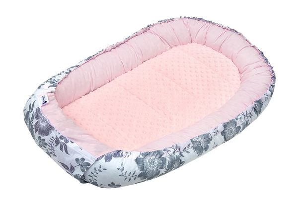 Medi Partners Medi Partners Baby cocoon/nest – Berry + pink Minky