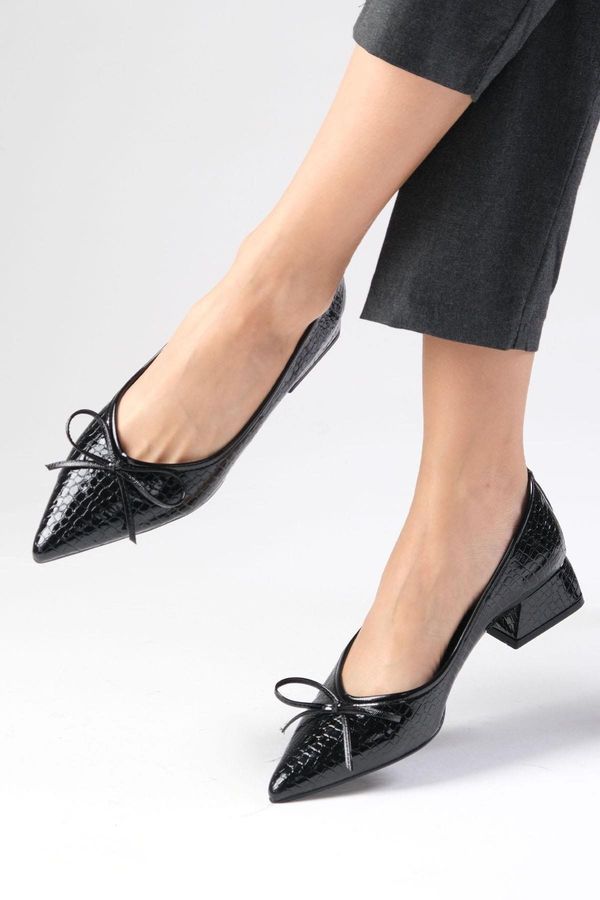 Mio Gusto Mio Gusto Beatrix Black Patent Leather Short Heels Women's Shoes