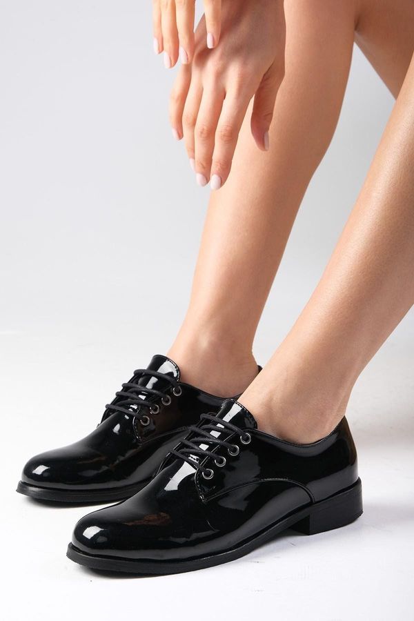 Mio Gusto Mio Gusto Berta Black Color Patent Leather Women's Oxford Flat Shoes