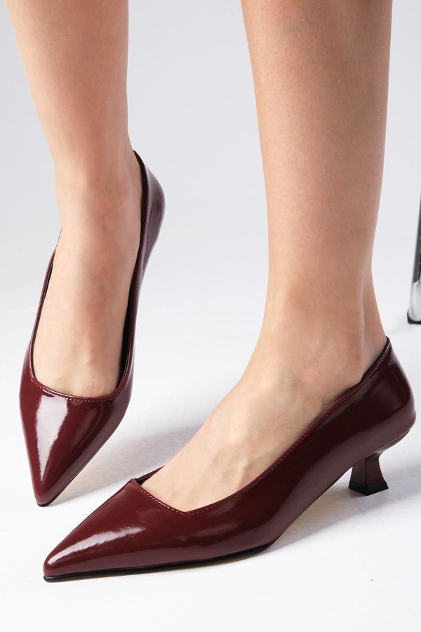 Mio Gusto Mio Gusto Carmen Burgundy Color Patent Leather Low Heeled Shoes