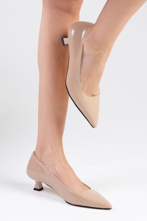 Mio Gusto Mio Gusto Carmen Nude Patent Leather Low Heel Shoes