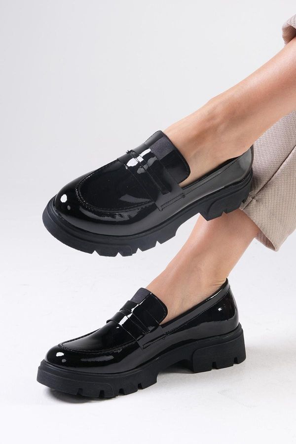 Mio Gusto Mio Gusto Casey Black Color Patent Leather Thick Sole Women's Loafers