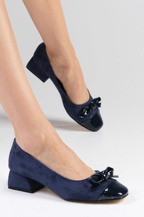 Mio Gusto Mio Gusto Cassidy Dark Blue Women's Short Heeled Shoes with Bowknot and Accessories.