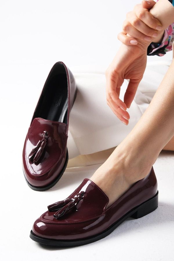 Mio Gusto Mio Gusto Iris Burgundy Color Patent Leather Women's Oxford Daily Flat Shoes