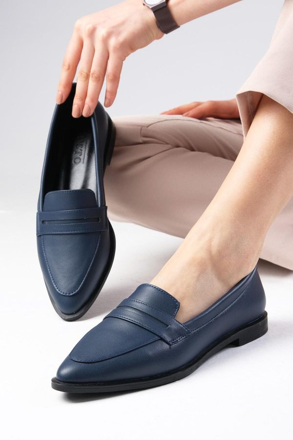 Mio Gusto Mio Gusto River Women's Loafer Casual Flat Shoes From Genuine Leather, Navy Blue.