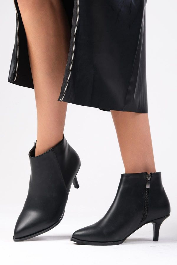 Mio Gusto Mio Gusto Vanessa Black Women's Sheepskin Sheepskin Lined Zipper Heeled Boots.