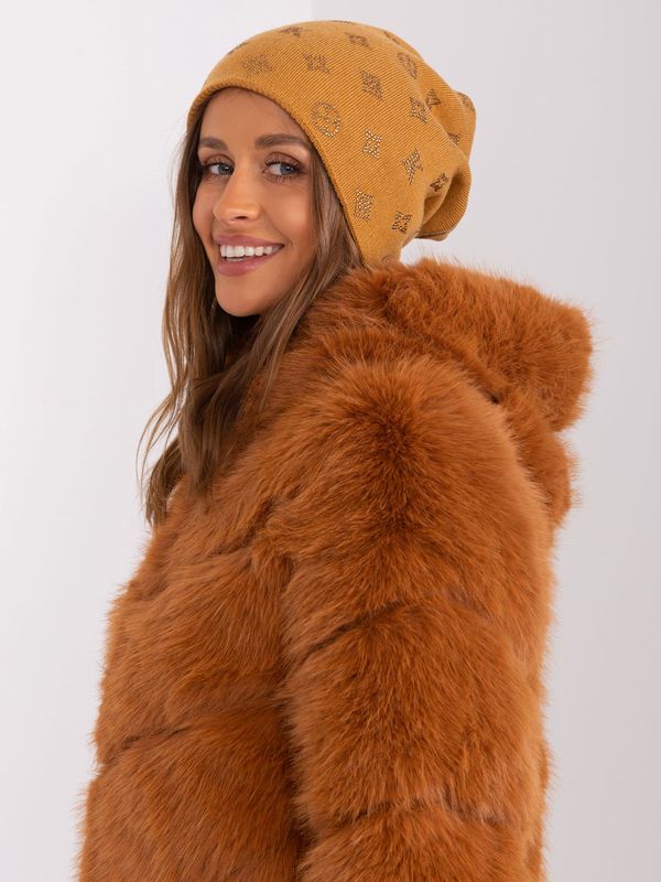 Fashionhunters Mustard women's beanie with appliqués