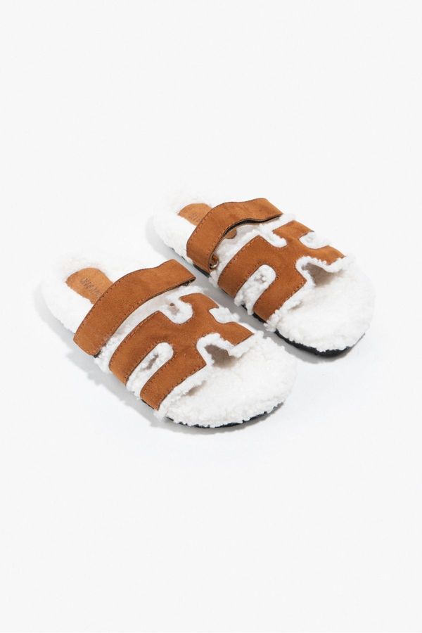 NİŞANTAŞI SHOES NİŞANTAŞI SHOES Pretty Tan Women's Slippers with Suede Pile, Flat Sole