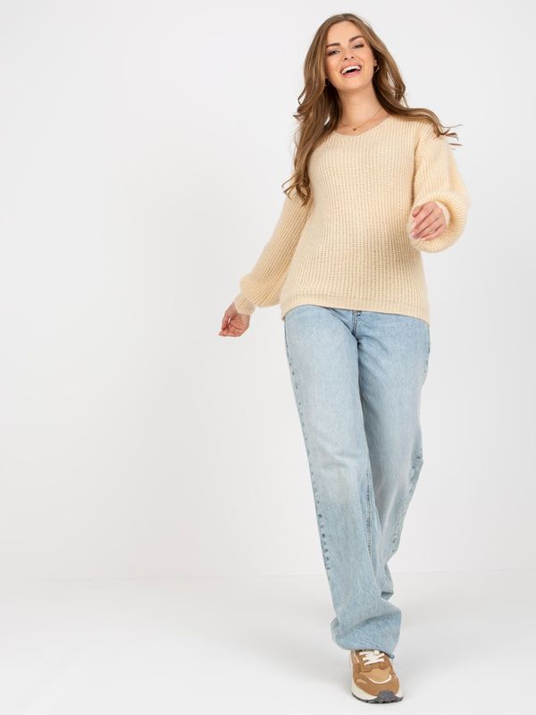 Fashionhunters OCH BELLA beige fluffy classic sweater with wool