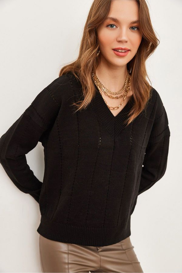 Olalook Olalook Women's Black V Neck Openwork Crop Knitwear Sweater