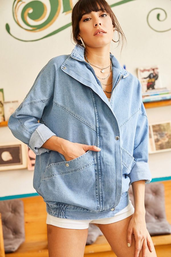 Olalook Olalook Women's Blue Pocket Zippered Long Denim Jacket