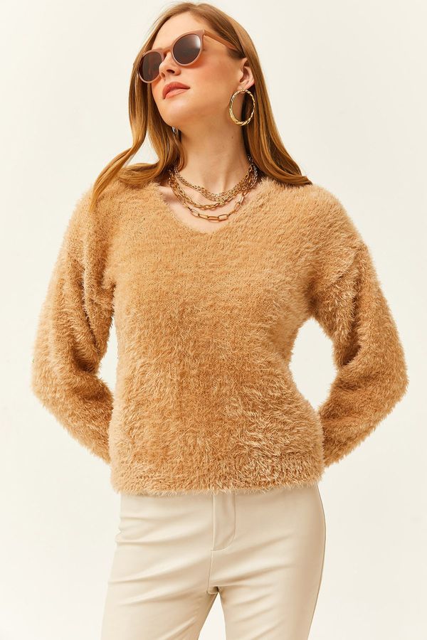 Olalook Olalook Women's Camel V-Neck Bearded Soft Textured Knitwear Sweater