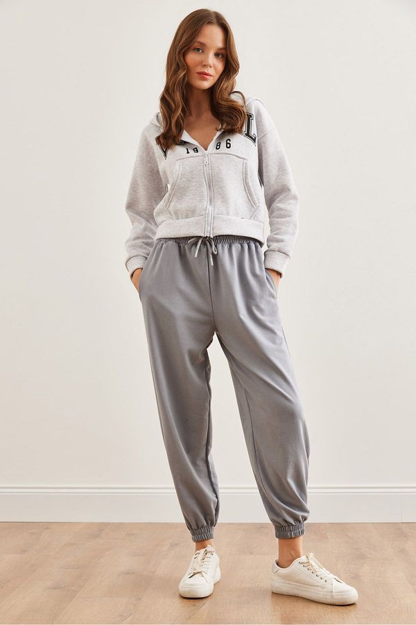 Olalook Olalook Women's Dolphin Gray Pocketed Waist Tied Casual Jogger Sweatpants ESF-00000074