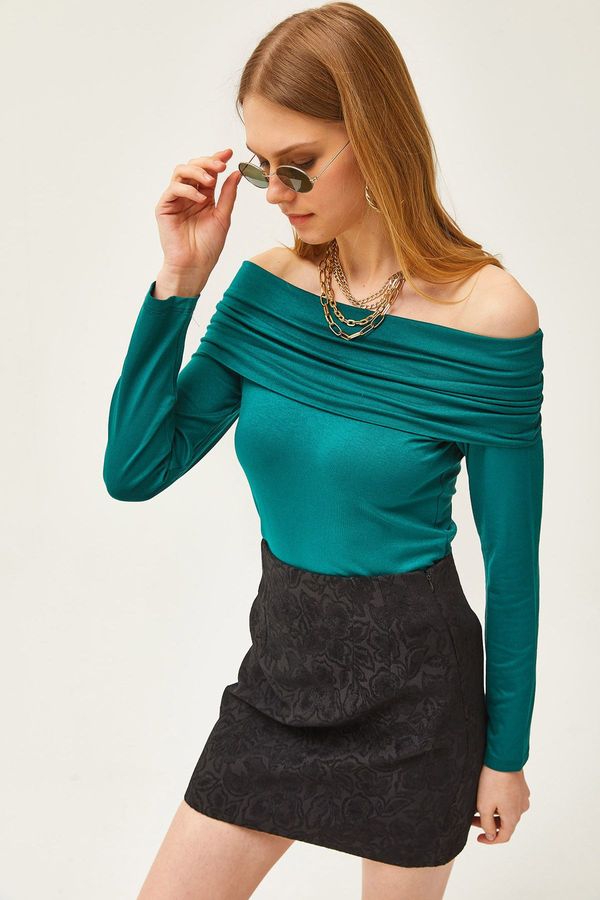 Olalook Olalook Women's Emerald Green Madonna Collar Knitted Viscose Blouse