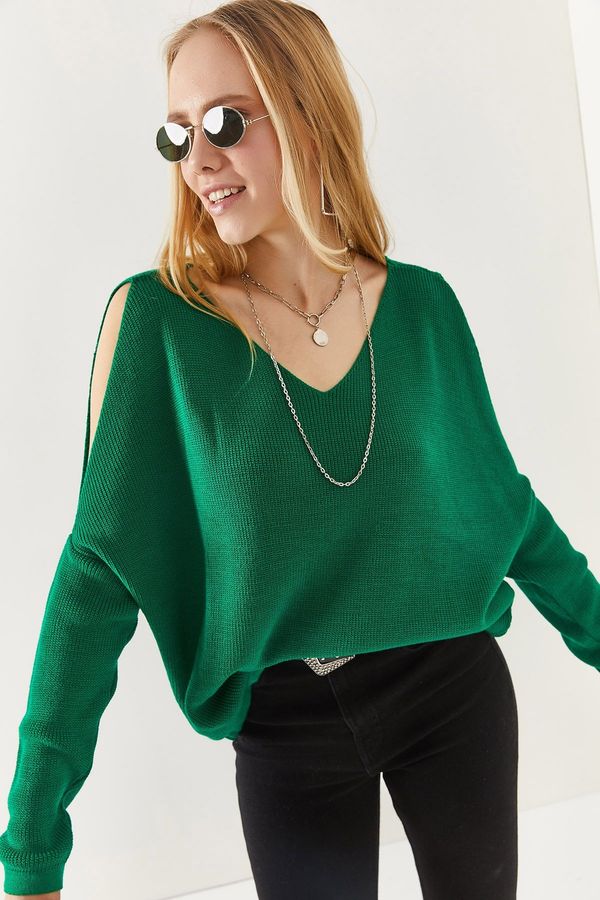 Olalook Olalook Women's Emerald Green V-Neck Decollete Loose Knitwear Blouse