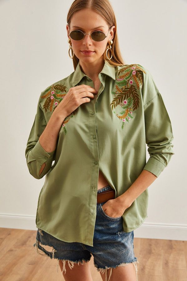Olalook Olalook Women's Leaf Mold Green Embroidery Detailed Oversize Woven Shirt