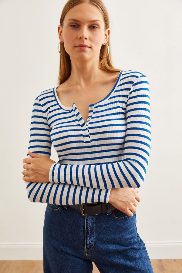 Olalook Olalook Women's Thick Ribbed Saxe Blue Plaid Camisole Blouse