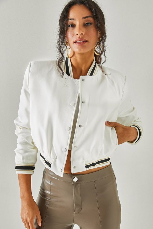 Olalook Olalook Women's White Bomber Jacket with Snap fasteners, Pocket Lined, Padded