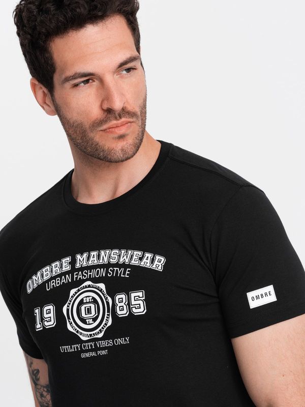 Ombre Ombre T-shirt męski z nadrukiem w stylu college – czarny