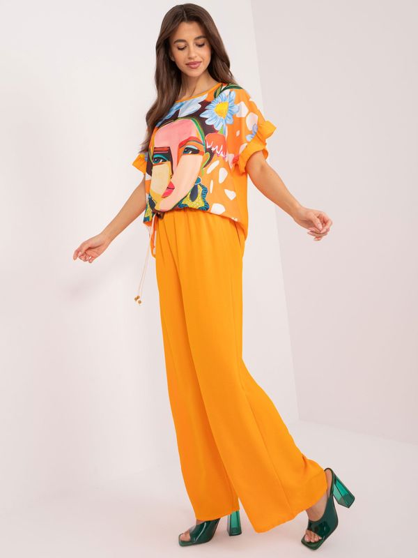 Fashionhunters Orange summer set with short sleeves