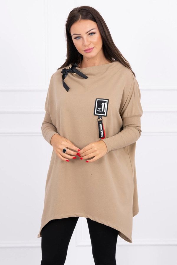 Kesi Oversize sweatshirt with camel asymmetrical sides