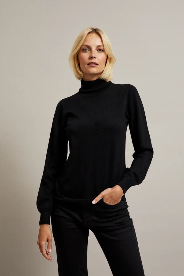 Moodo Plain black turtleneck sweater