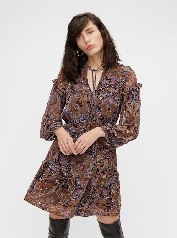 .OBJECT Purple-brown patterned dress with ruffles . OBJECT Marcin