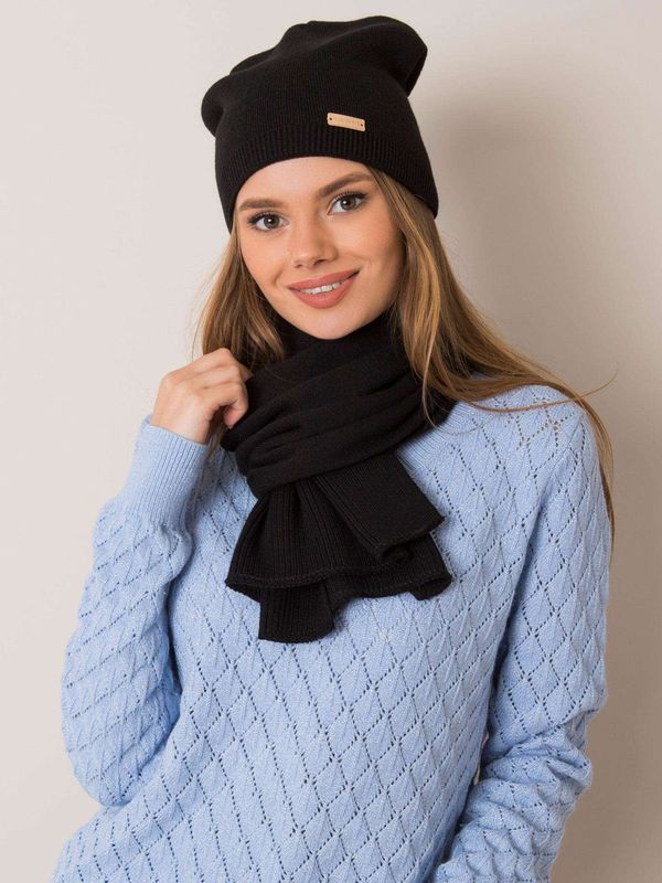 Fashionhunters RUE PARIS Black hat and scarf set