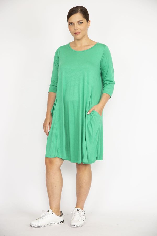 Şans Şans Women's Green Plus Size Crew Neck Capri Sleeve Pocket Dress
