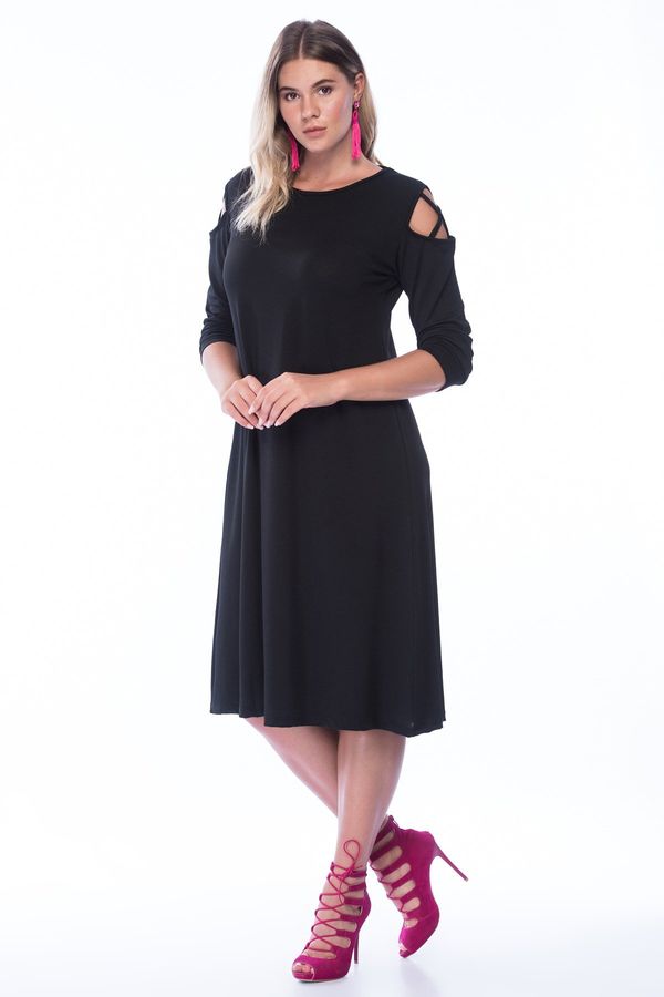 Şans Şans Women's Plus Size Black Dress with Shoulder Detail