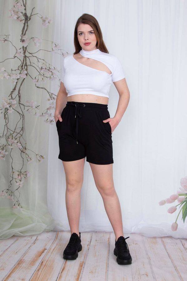 Şans Şans Women's Plus Size Black Elastic Waist And Eyelet Lace Detail Pocket Cotton Fabric Shorts