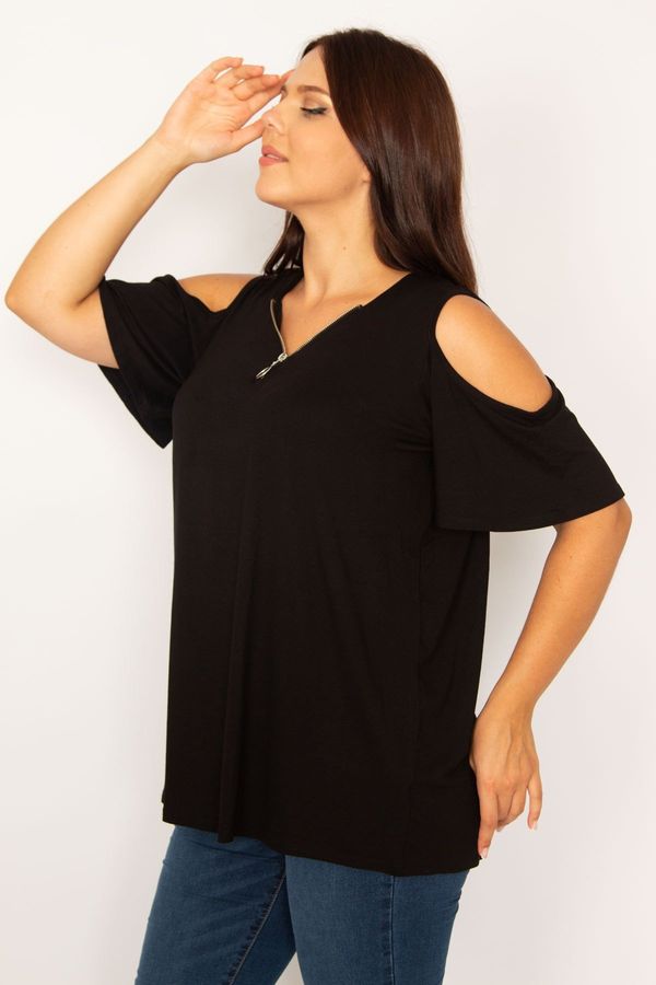 Şans Şans Women's Plus Size Black Low-cut Tunic with a front zipper, a relaxed fit