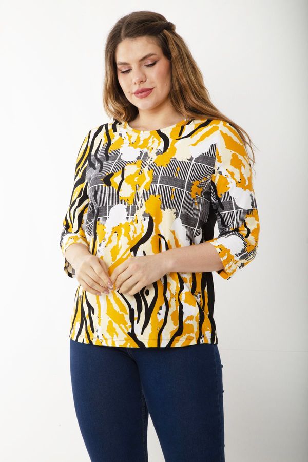 Şans Şans Women's Plus Size Colored Cotton Fabric Capri Sleeve Front Patterned Blouse