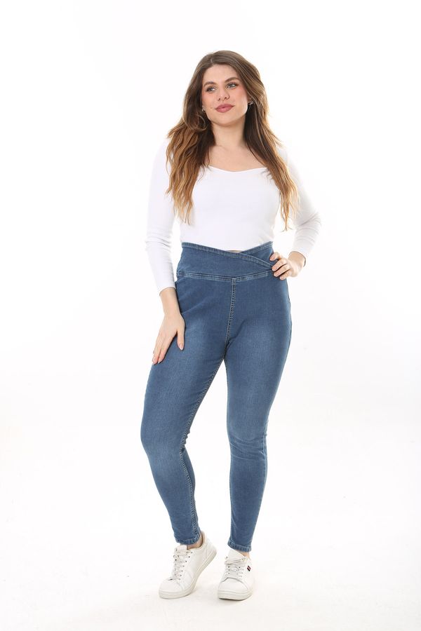 Şans Şans Women's Plus Size Navy Blue Belt Detailed Waist Side Zipper Back Pocket Jeans