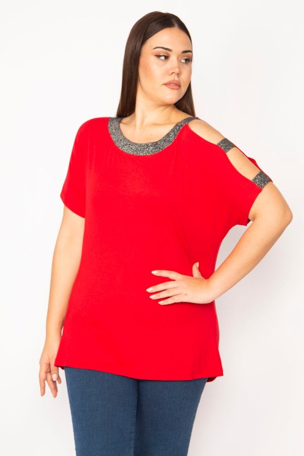 Şans Şans Women's Plus Size Red One-Shoulder And Collar Silvery Detailed Blouse
