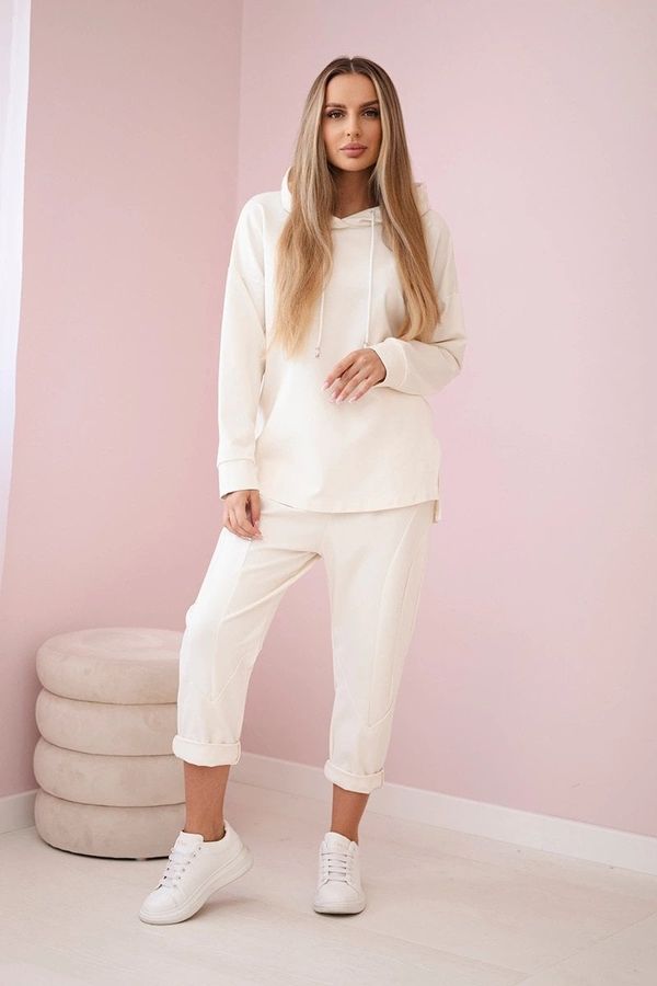 Kesi Set Punto Milano winter hoodie + light beige pants