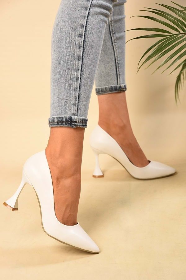 Shoeberry Shoeberry Women's Lio White Skin Classic Heeled Shoes Stiletto
