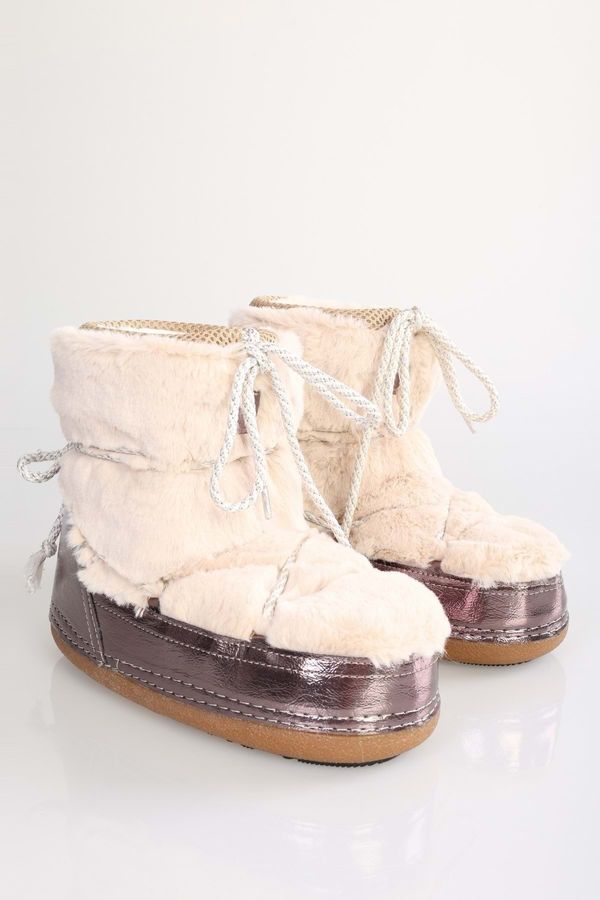 Shoeberry Shoeberry Women's Snowie Beige Feathered Thick Sole Snow Boots