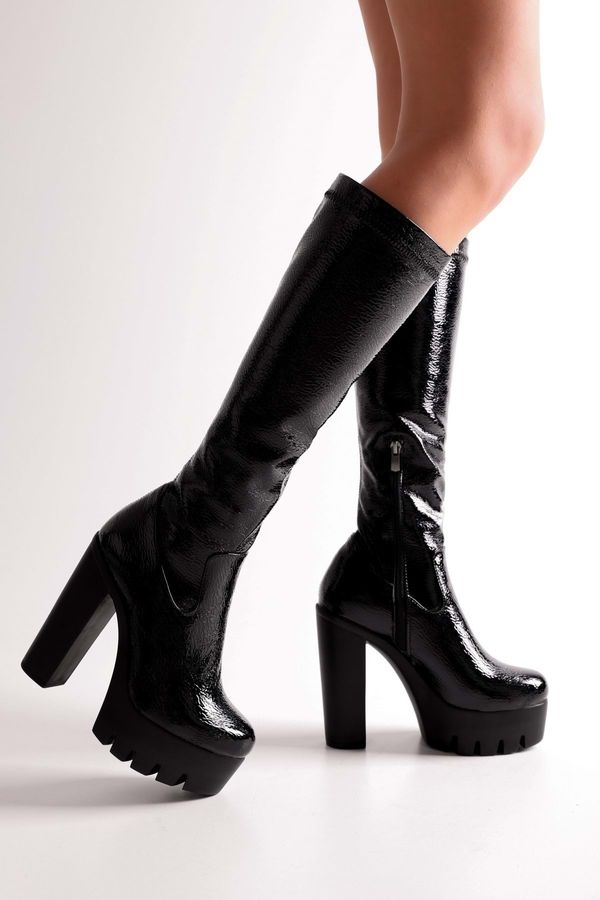 Shoeberry Shoeberry Women's Stuntin Black Crease Patent Leather Platform Heels Black Crease Patent Leather.
