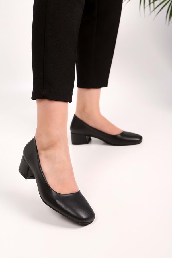 Shoeberry Shoeberry Women's Tria Black Skin Heeled Shoes