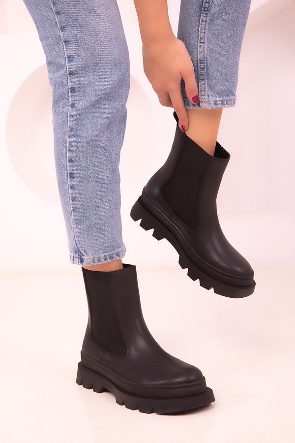 Soho Soho Women's Black Boots & Booties 18430