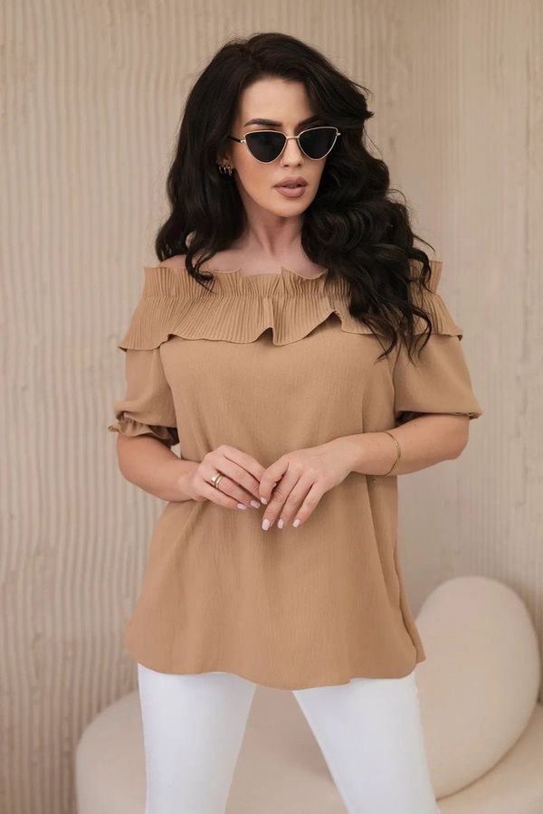 Kesi Spanish blouse with decorative ruffle Camel