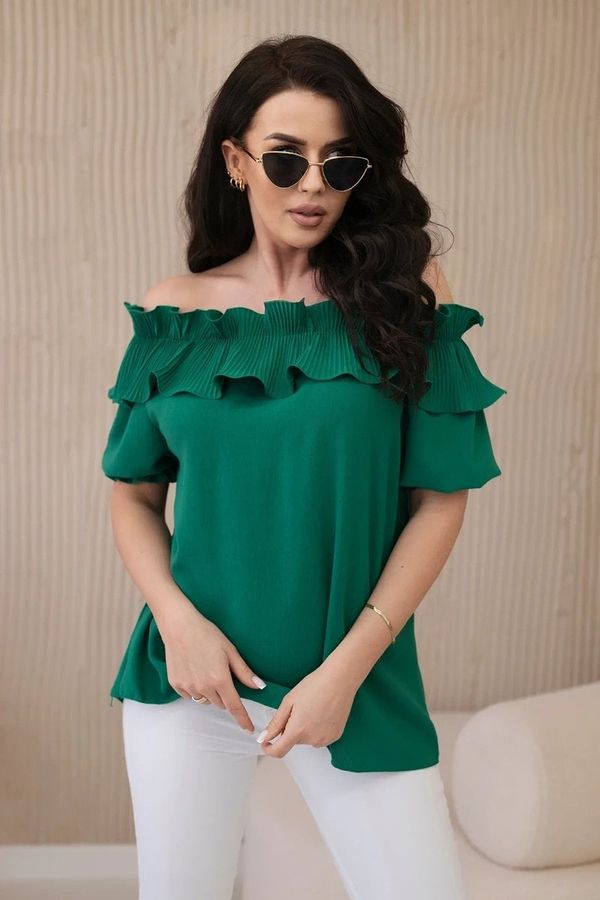 Kesi Spanish blouse with decorative ruffle in green color
