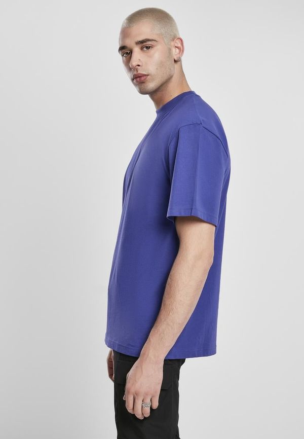 UC Men T-shirt in blue purple color