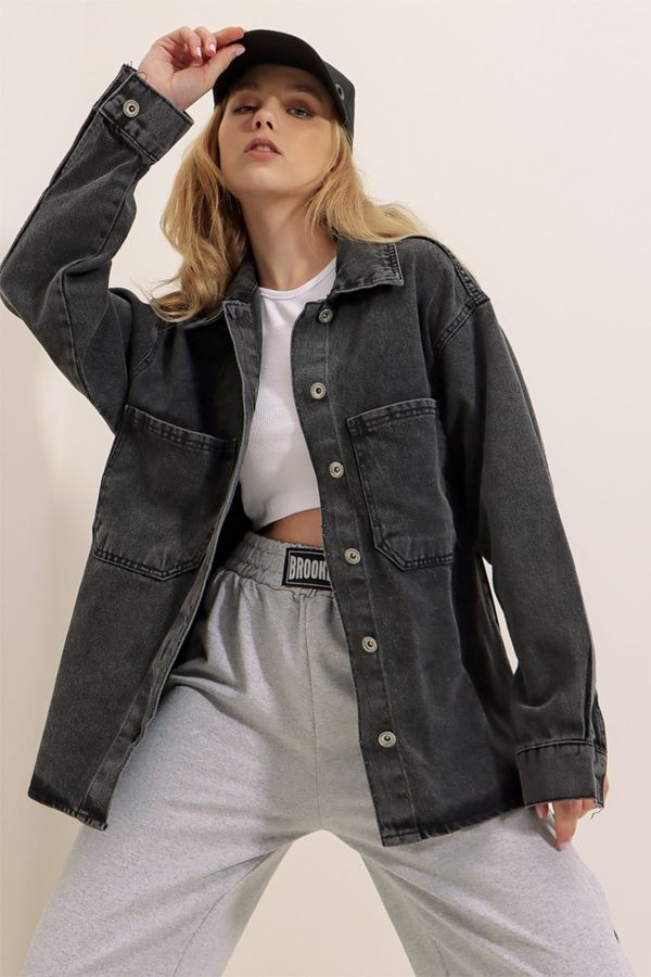 Trend Alaçatı Stili Trend Alaçatı Stili Women's Anthracite Double Pocket Washed Oversize Denim Jacket