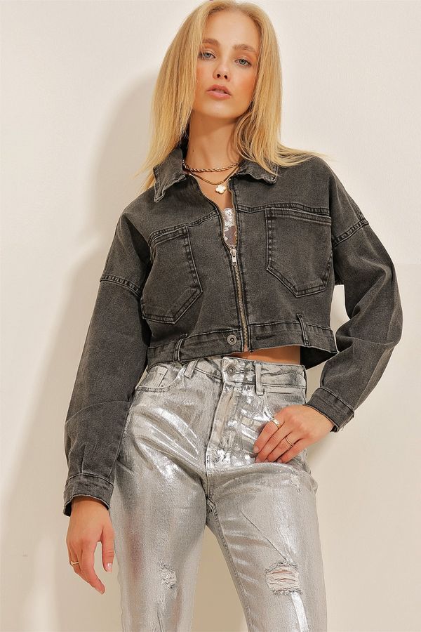 Trend Alaçatı Stili Trend Alaçatı Stili Women's Anthracite Double Pocket Zippered Crop Denim Jacket